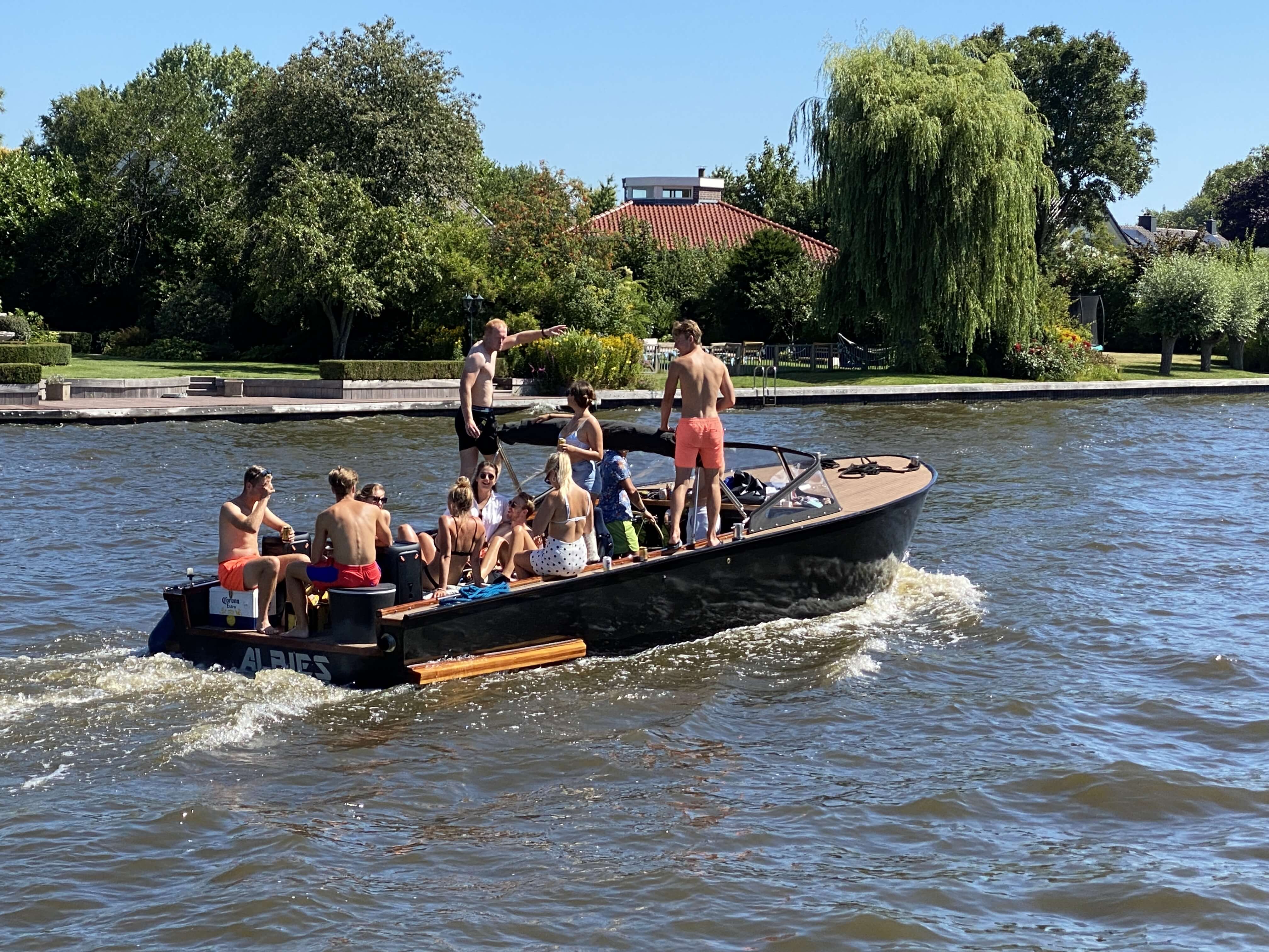 Bootje varen Sneekweek