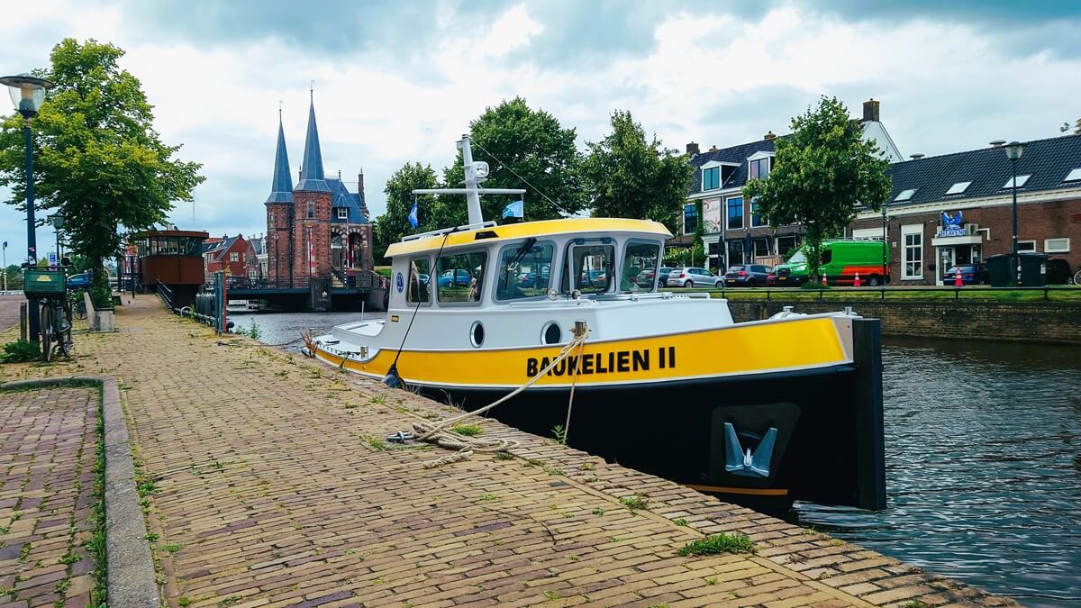 Sneekweek muziek - baukelien_ii_bij_de_trots_van_sneek_de_waterpoort_(foto_scouting)